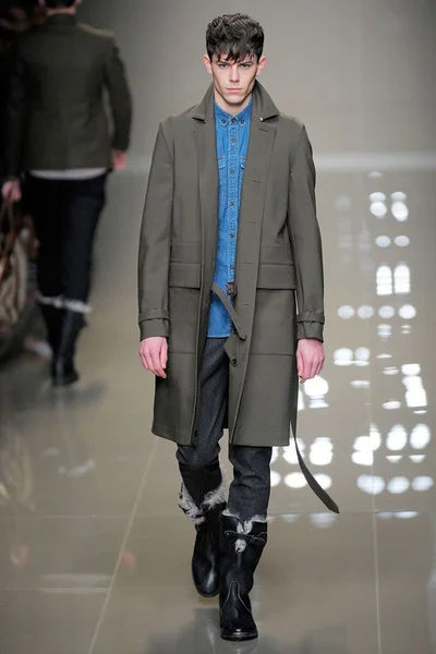 Look 7